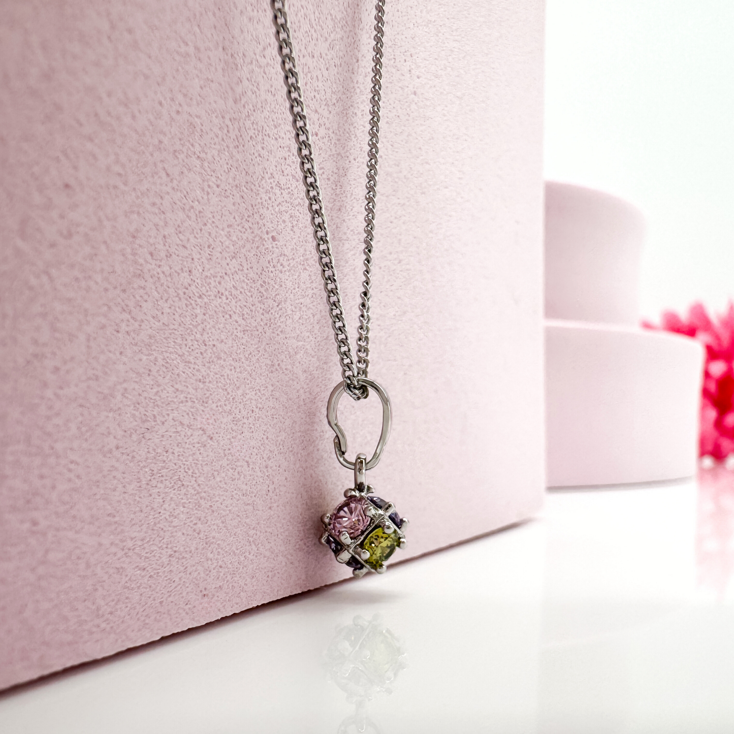 Prisma Aurora light Silber - minimalistische Kette Damen Kugel Anhänger